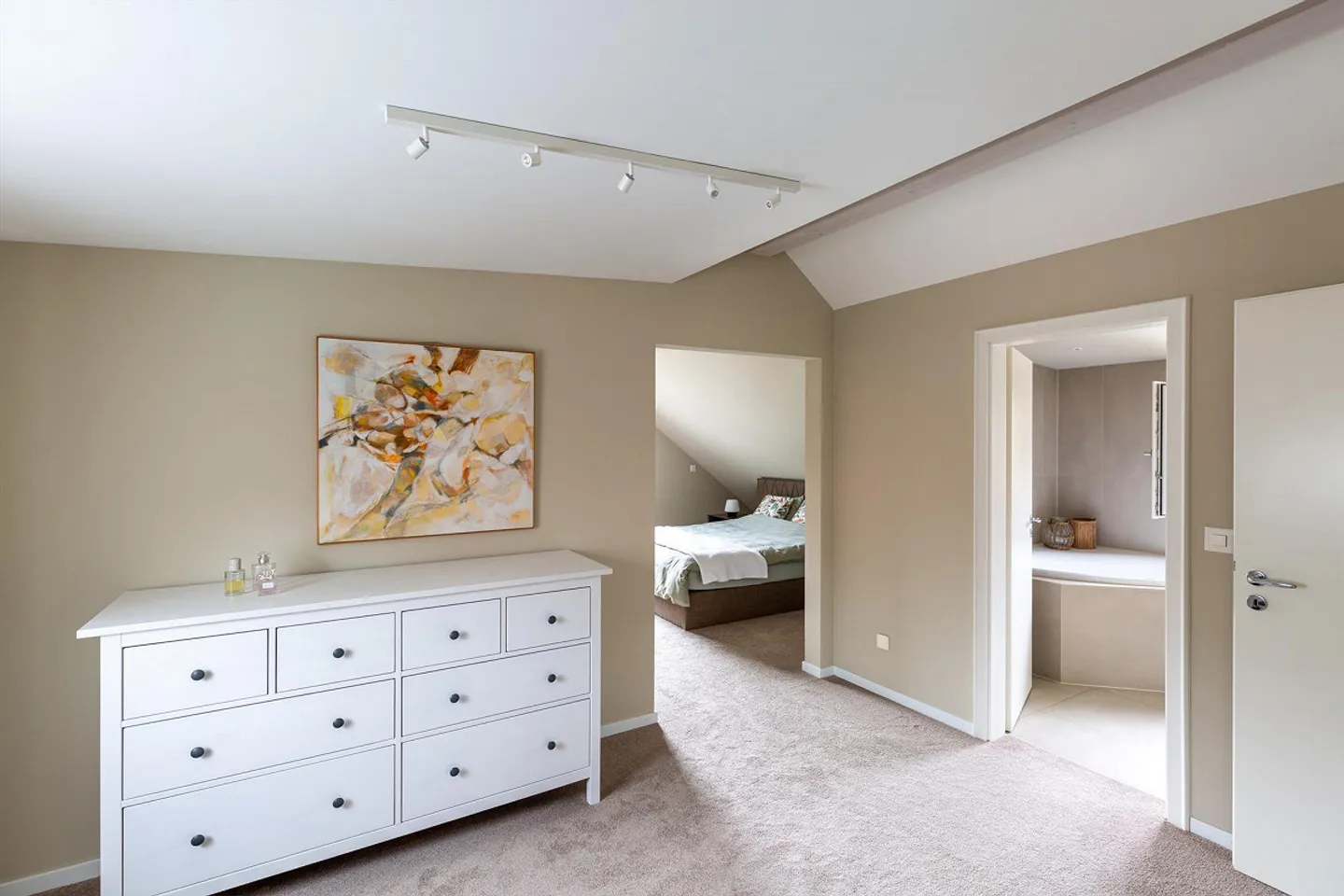 7.5-room single-family house with high-quality furnishings on the sunny slope - Photo 18 of 29