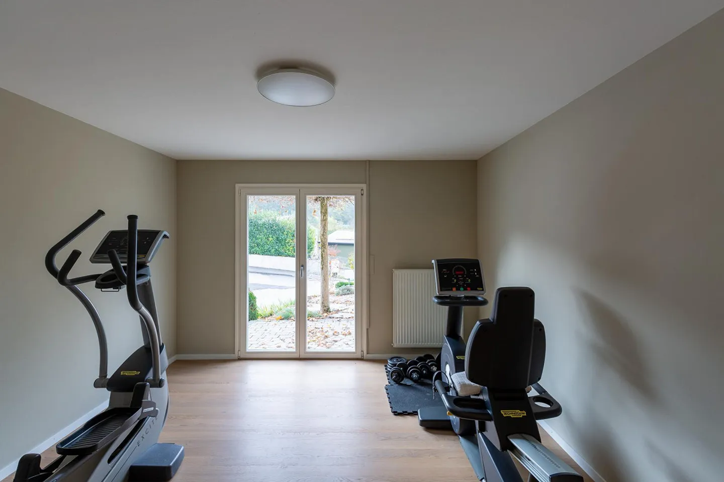 7.5-room single-family house with high-quality furnishings on the sunny slope - Photo 22 of 29