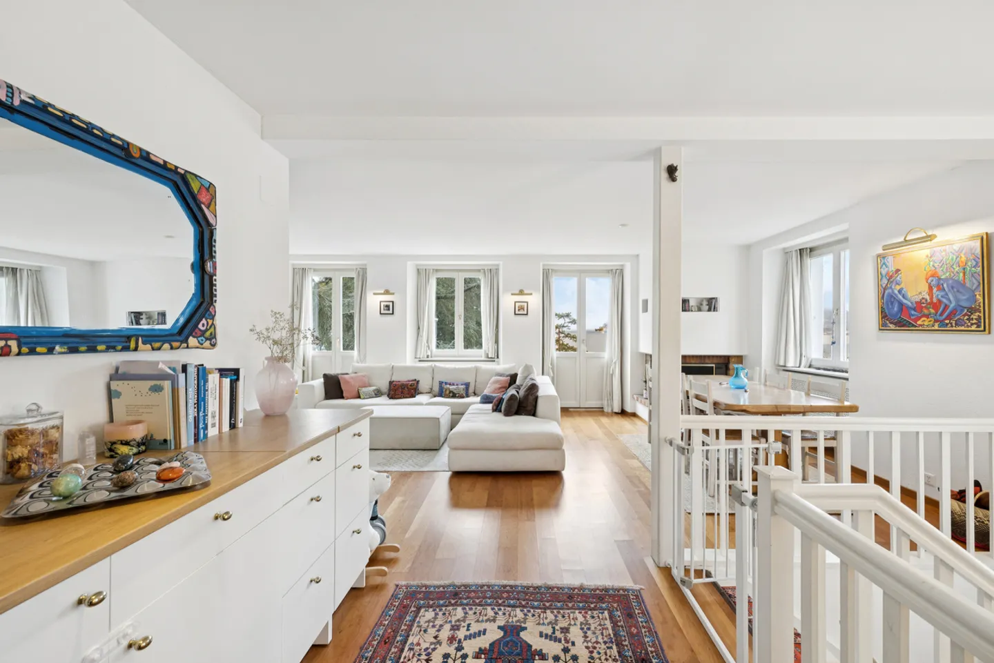 Large property with 3 apartments - Photo 3 of 31