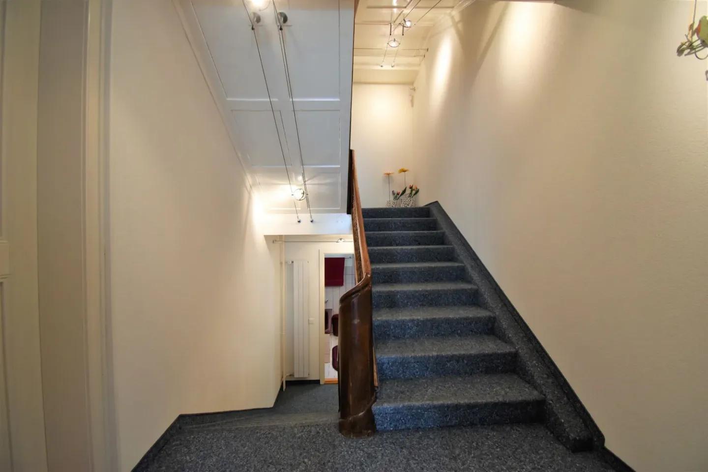 Well-maintained residential building with commercial space. - Photo 4 of 10