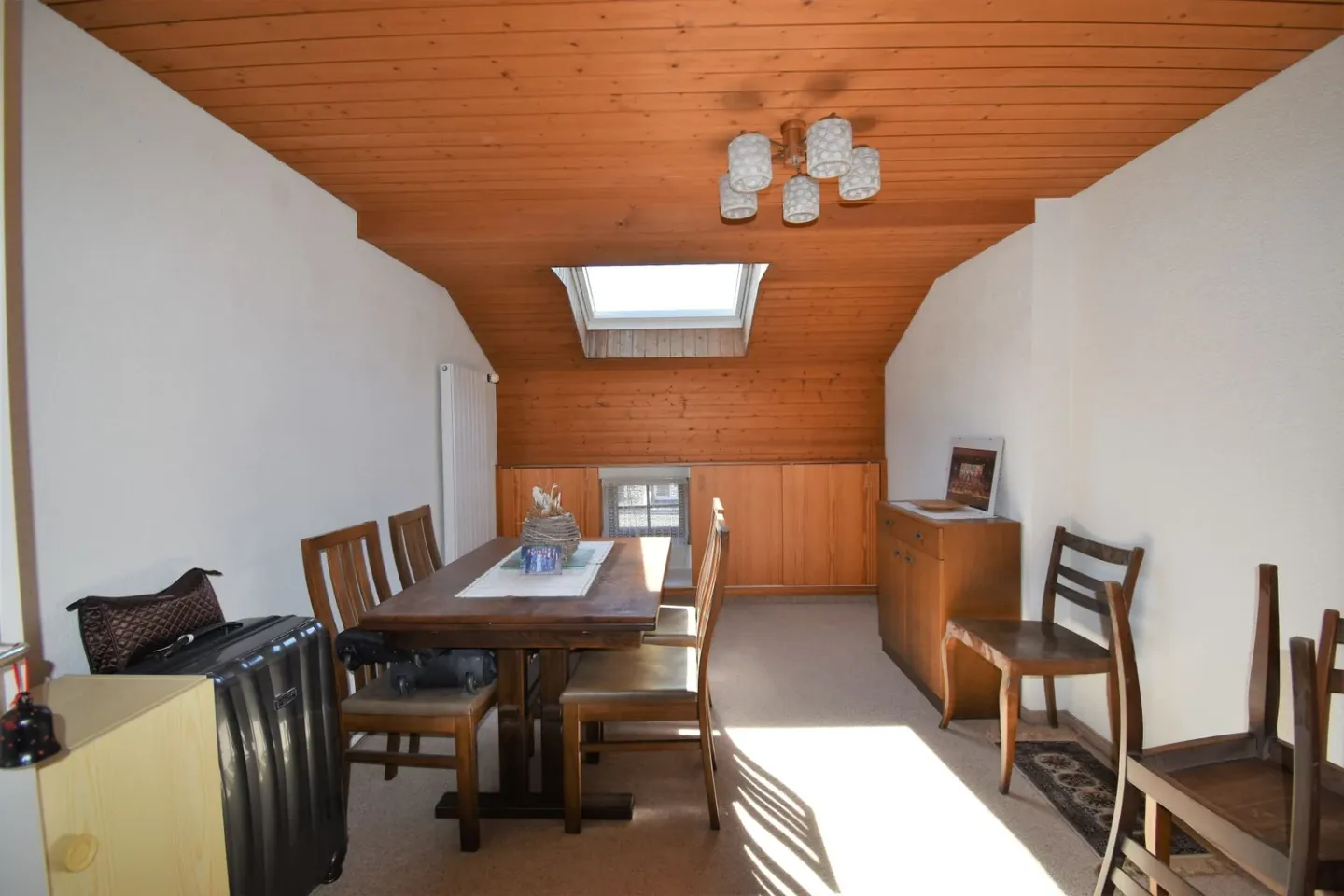 Well-maintained residential building with commercial space. - Photo 9 of 10