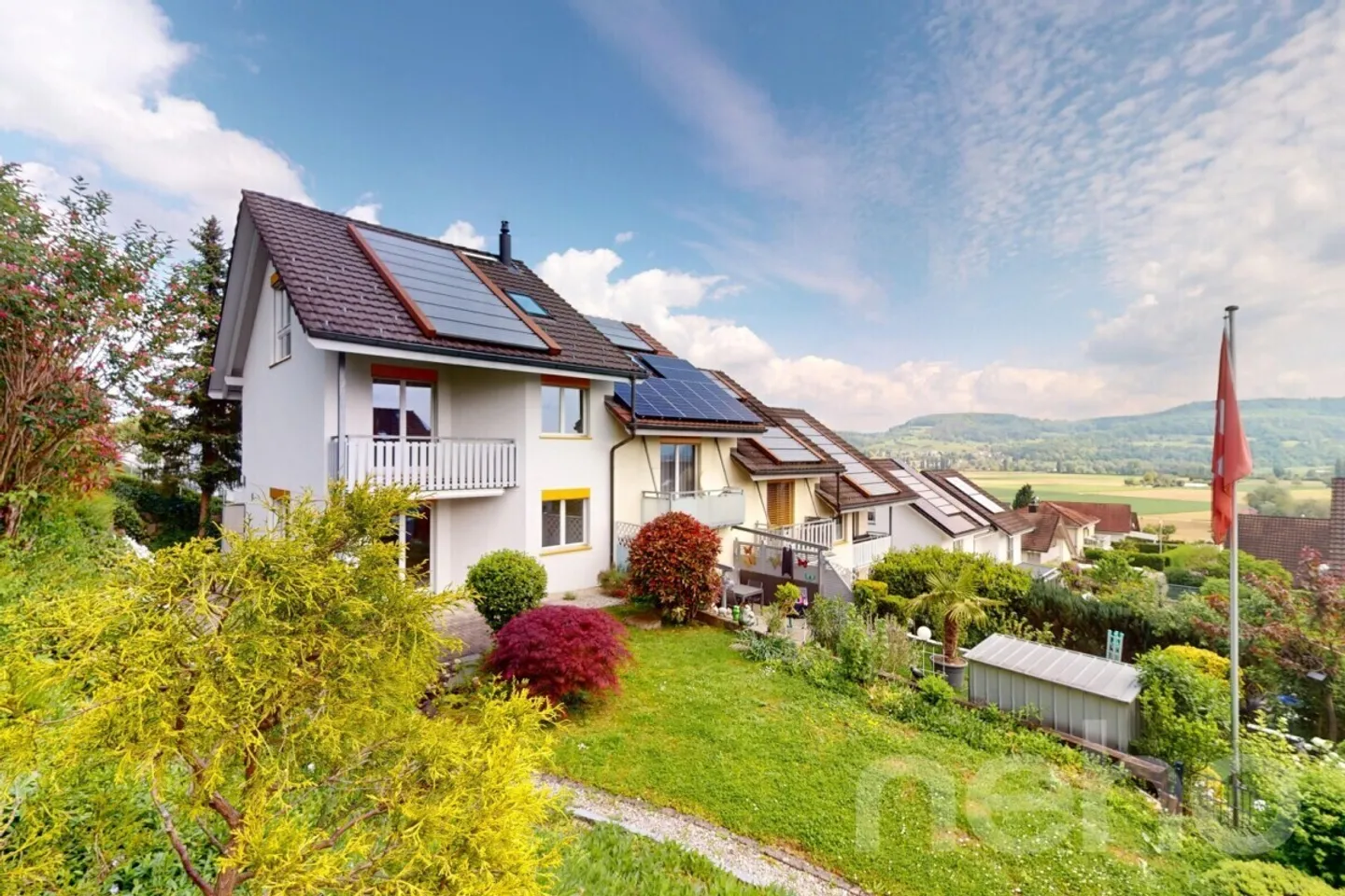 Bellissima casa a schiera di 6,5 stanze in una posizione residenziale tranquilla e elevata - Foto 1 di 13