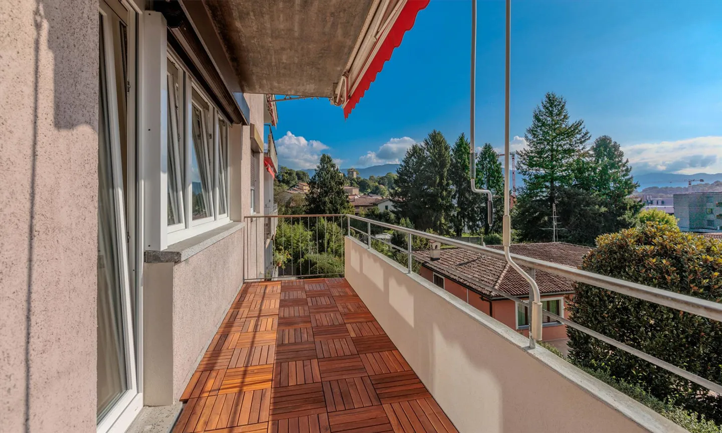 Appartement exclusif 4.5 pièces entièrement rénové à Stabio - Photo 4 sur 9