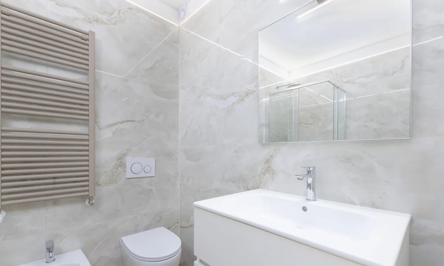 Appartement exclusif 4.5 pièces entièrement rénové à Stabio - Photo 6 sur 9