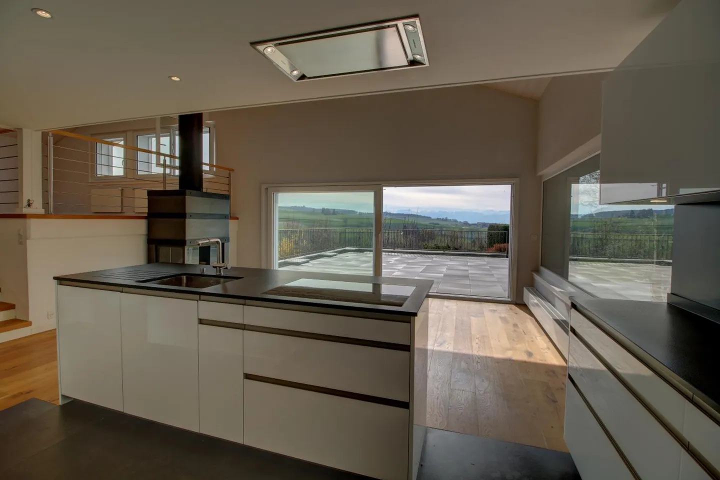 Geräumige Villa mit moderner Renovierung - Foto 3 von 7