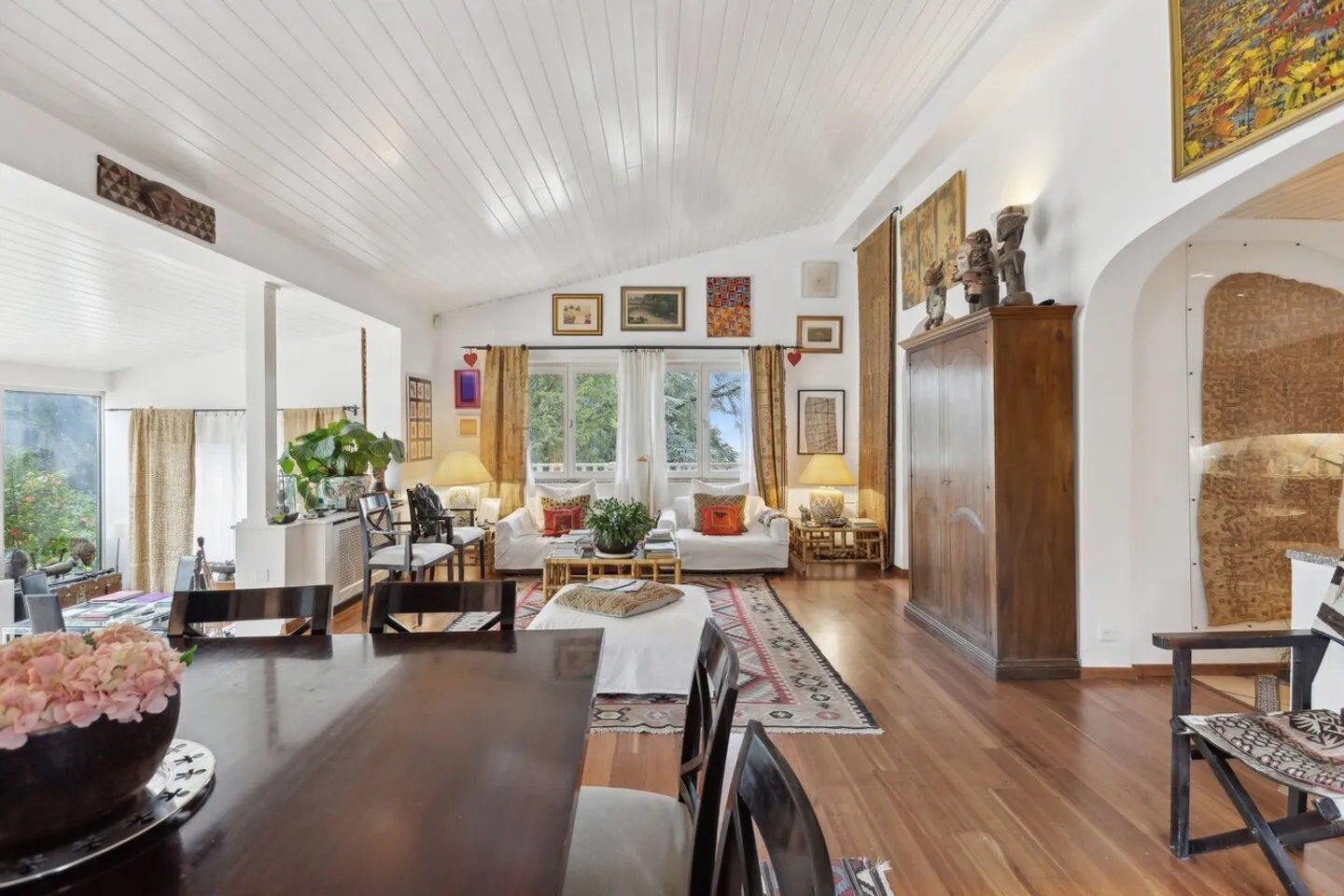 Large property with 3 apartments - Photo 16 of 31