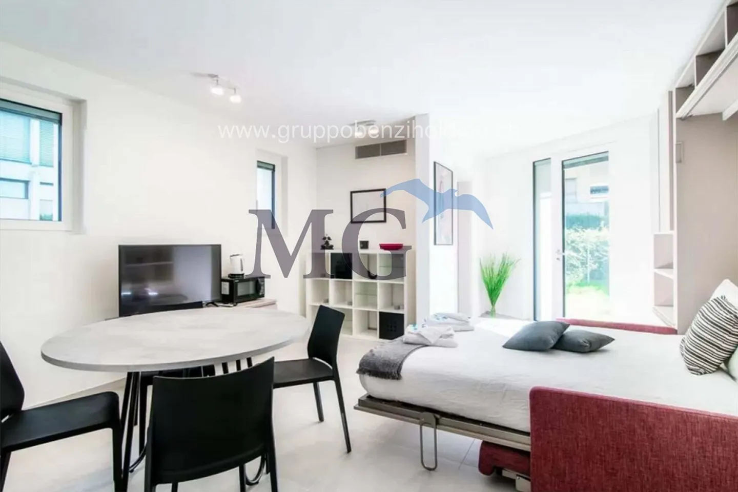 Furnished new construction apartment with private garden - Photo 11 of 20