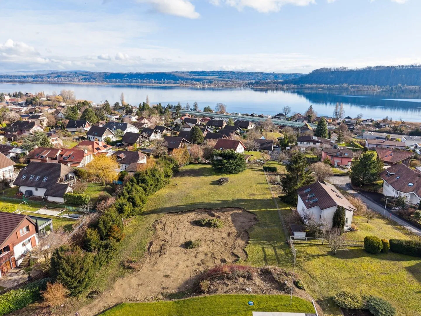 Terreno edificabile di ~705 m² con progetto di costruzione personalizzabile - Foto 2 di 4