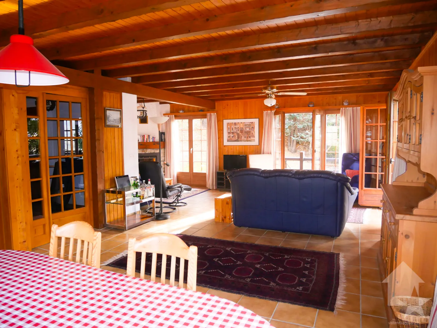Spacious chalet in Maligue, less than 15 minutes from Châble! - Photo 2 of 13