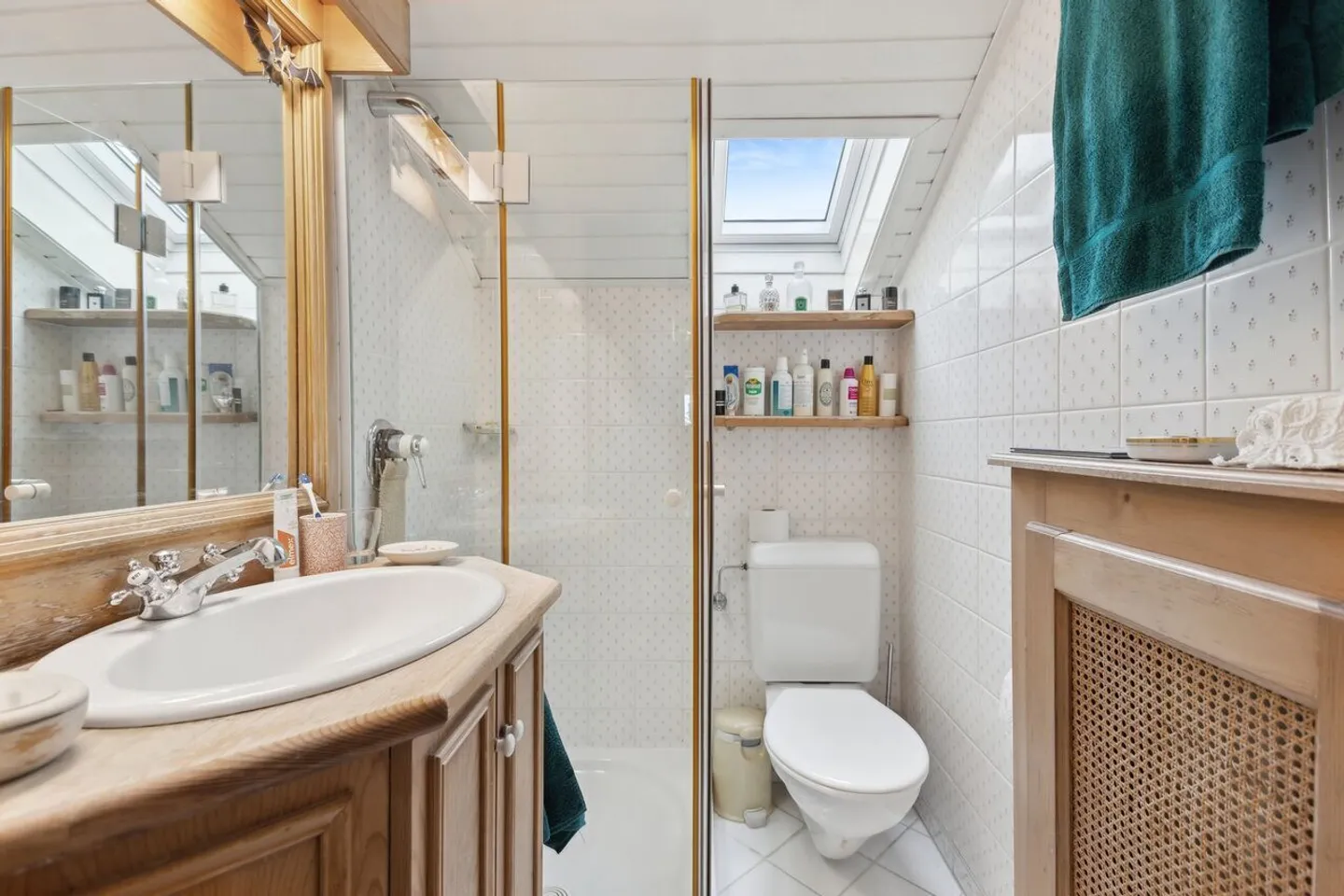 Large property with 3 apartments - Photo 22 of 31