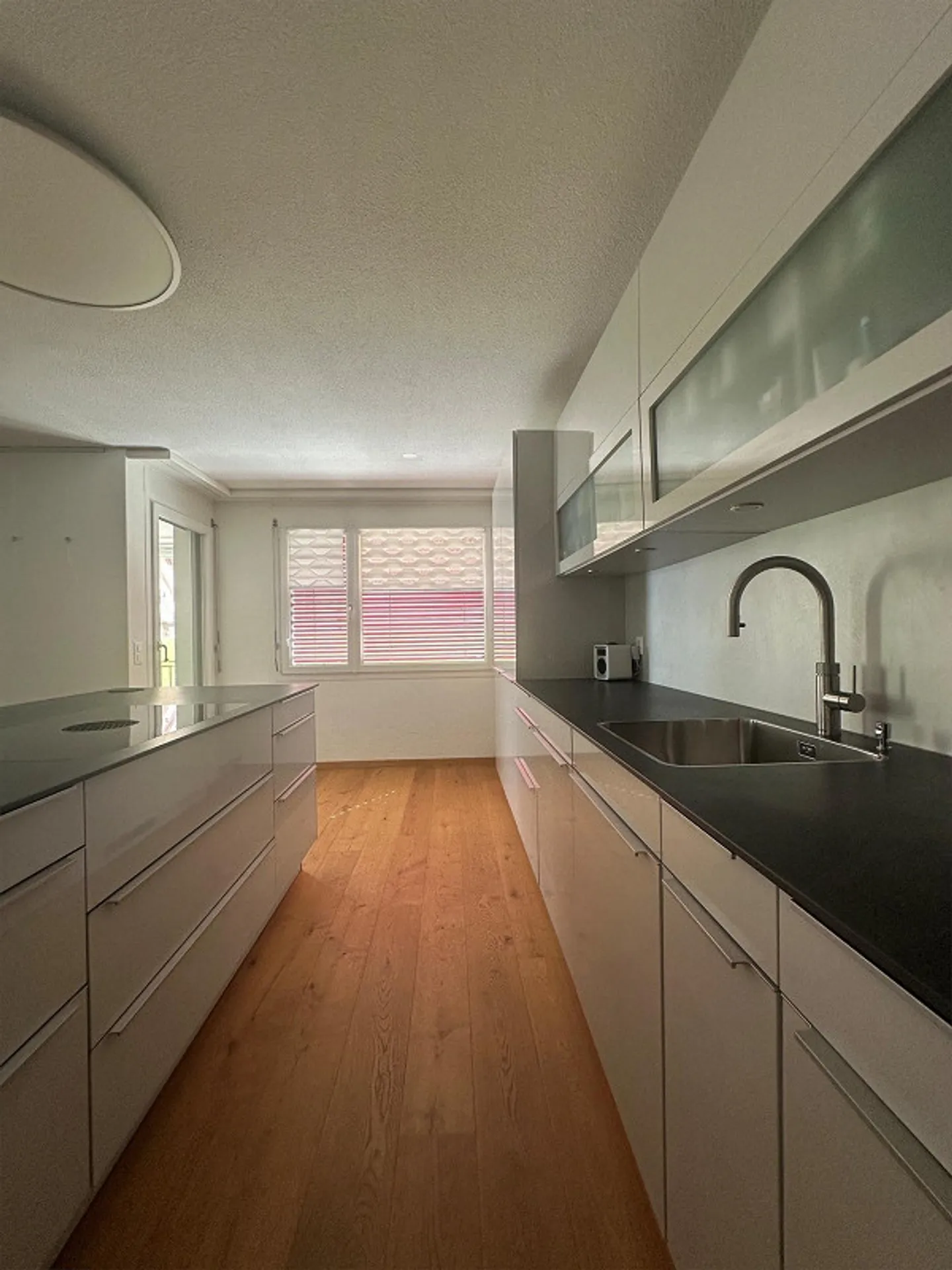 Appartement moderne de 5,5 pièces à vendre - Photo 12 sur 18
