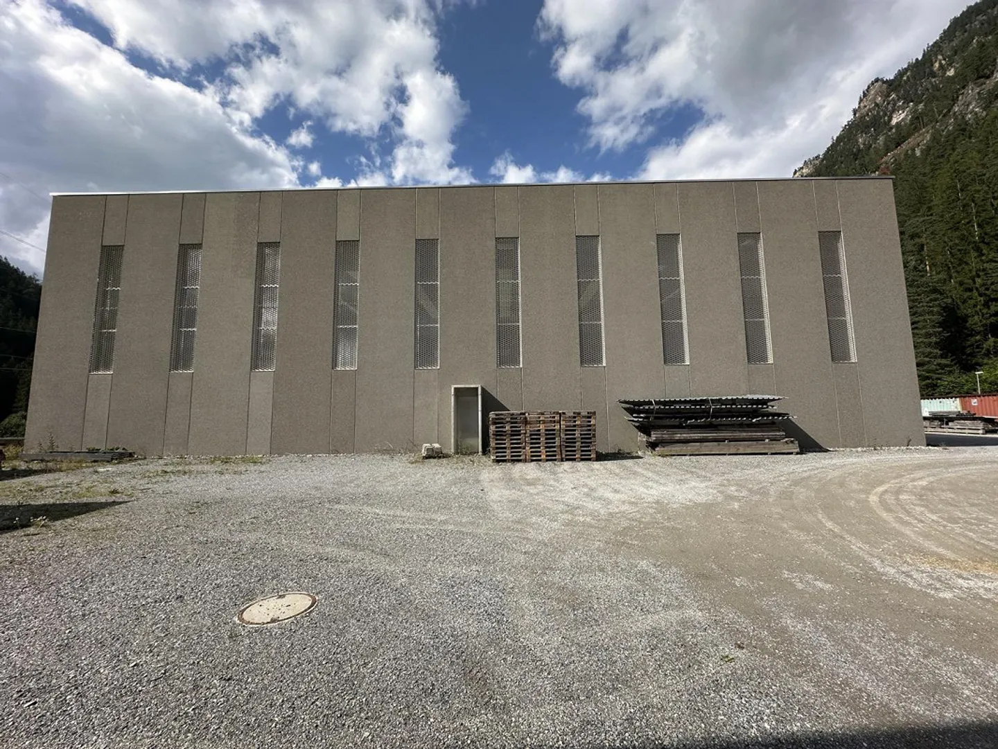 Newly built commercial hall for flexible use - Photo 5 of 20