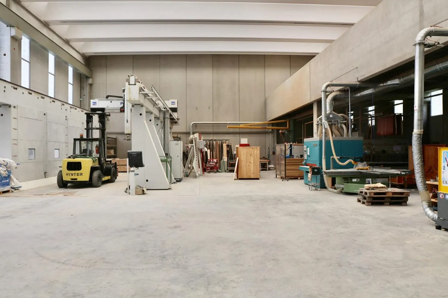 Newly built commercial hall for flexible use - Photo 9 of 20