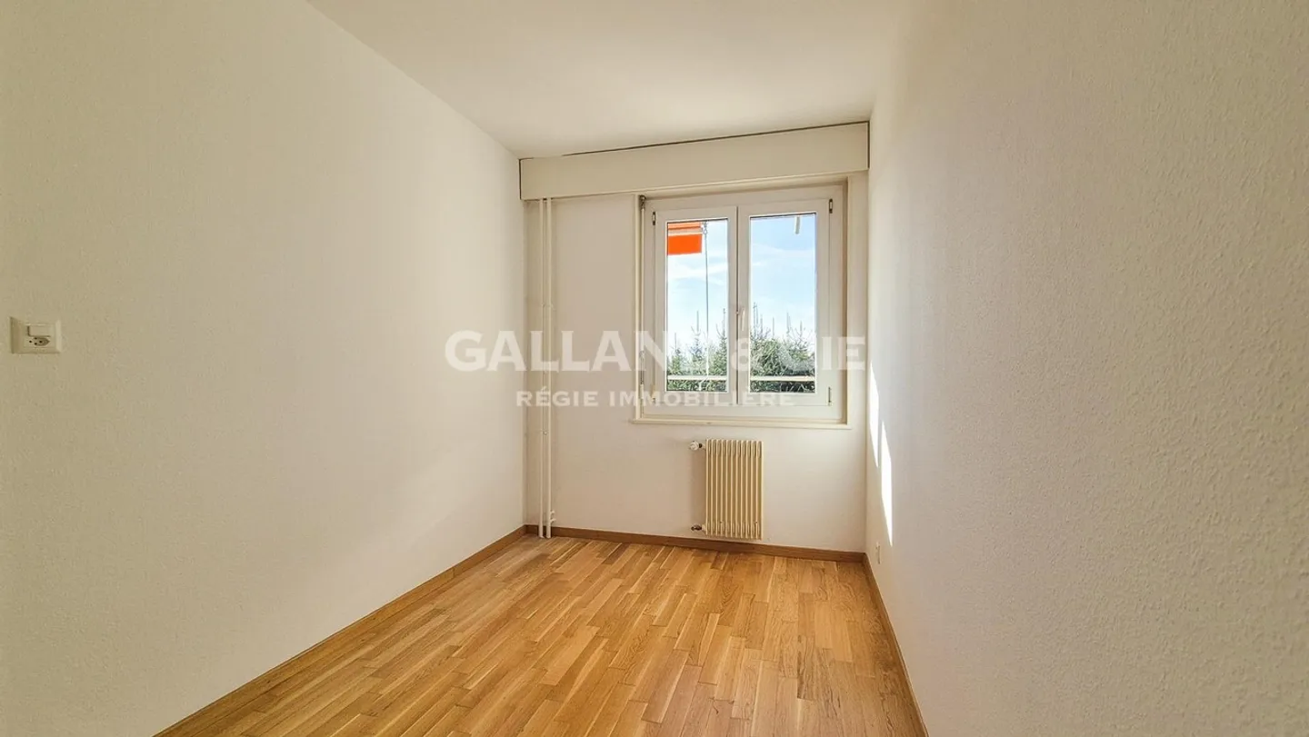 Appartamento di 4 stanze con balcone - Foto 5 di 8