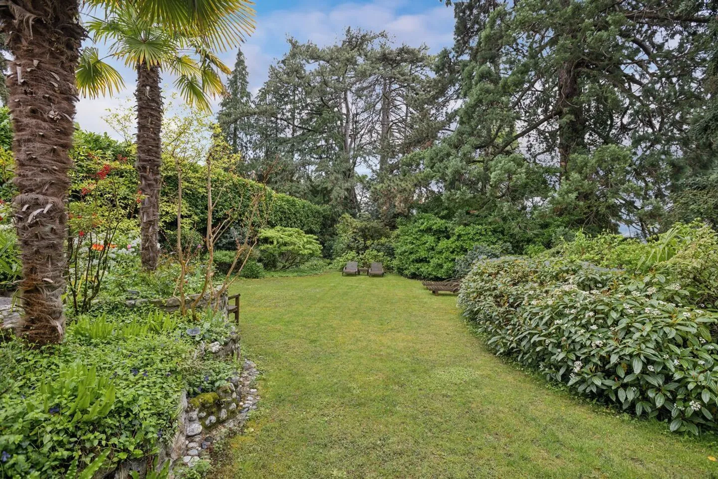 Large property with 3 apartments - Photo 26 of 31