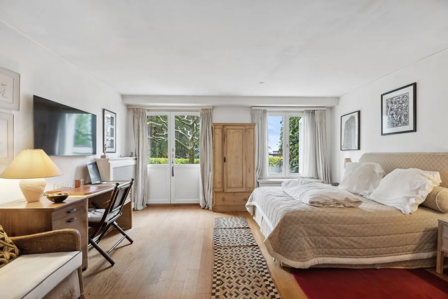 Large property with 3 apartments - Photo 30 of 31