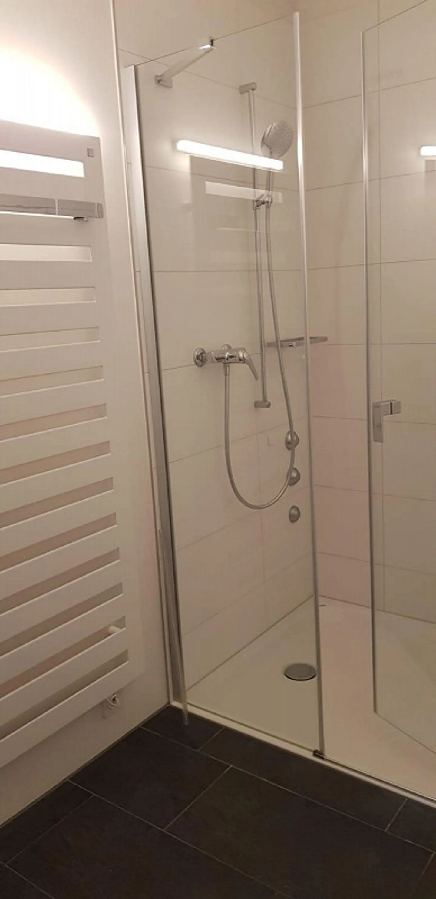 Disponibile immediatamente - bellissimo e spazioso appartamento di 6,5 stanze nel centro di Gossau - Foto 6 di 13