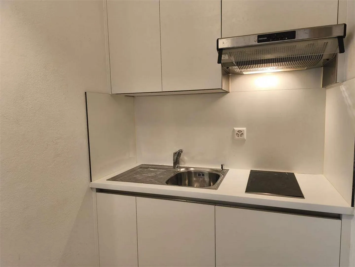 Lugano - Spacious Studio in a Strategic Location 10 Minutes from the City - Photo 4 of 6