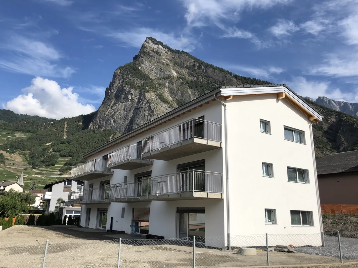 Leytron, recent studio of 33 m2, in the center of the village - Photo 4 of 6