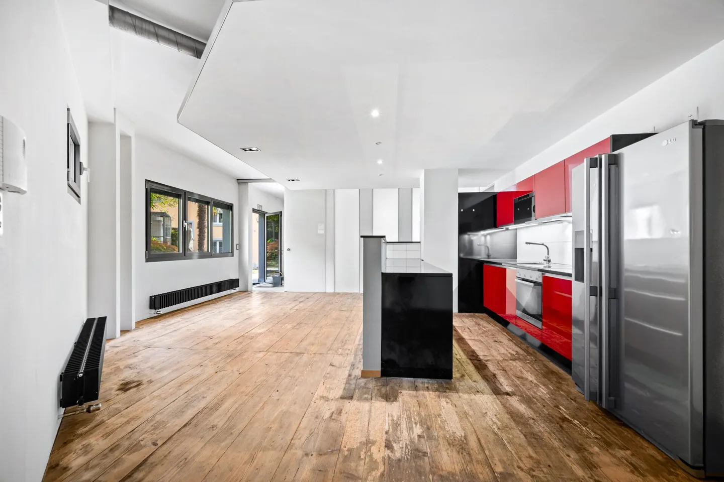 Spacious Mixed-Use Space in Montreux - Photo 8 of 9