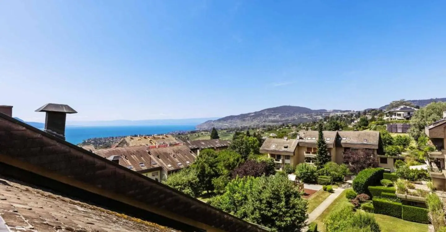 Spacious 5.5-room duplex with generous balcony - Photo 2 of 6