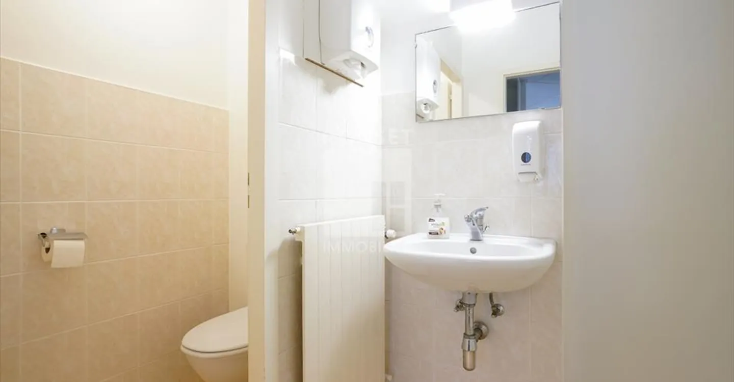 Spazio ufficio in affitto - Foto 2 di 9