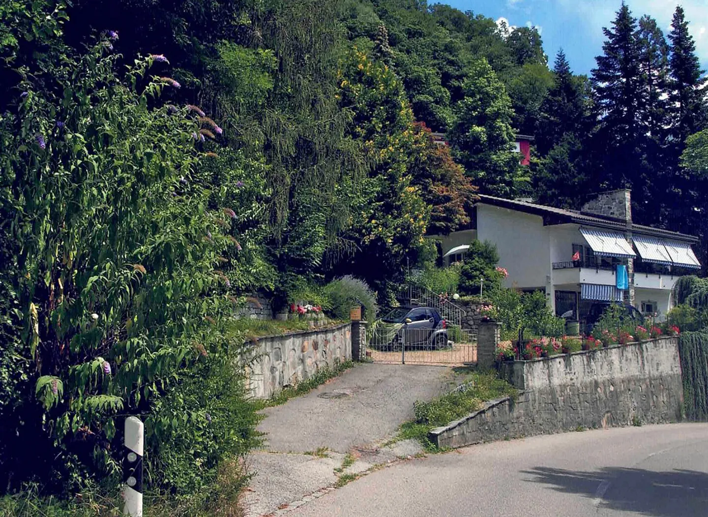 Bella casa unifamiliare e splendido giardino con vista lago - Foto 16 di 19