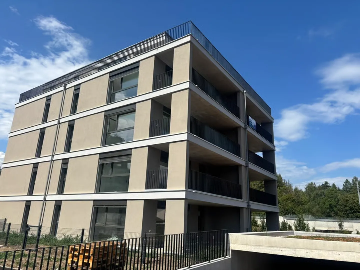 Magnificent new 4.5-room apartment in La Tour-de-Trême - Photo 1 of 8