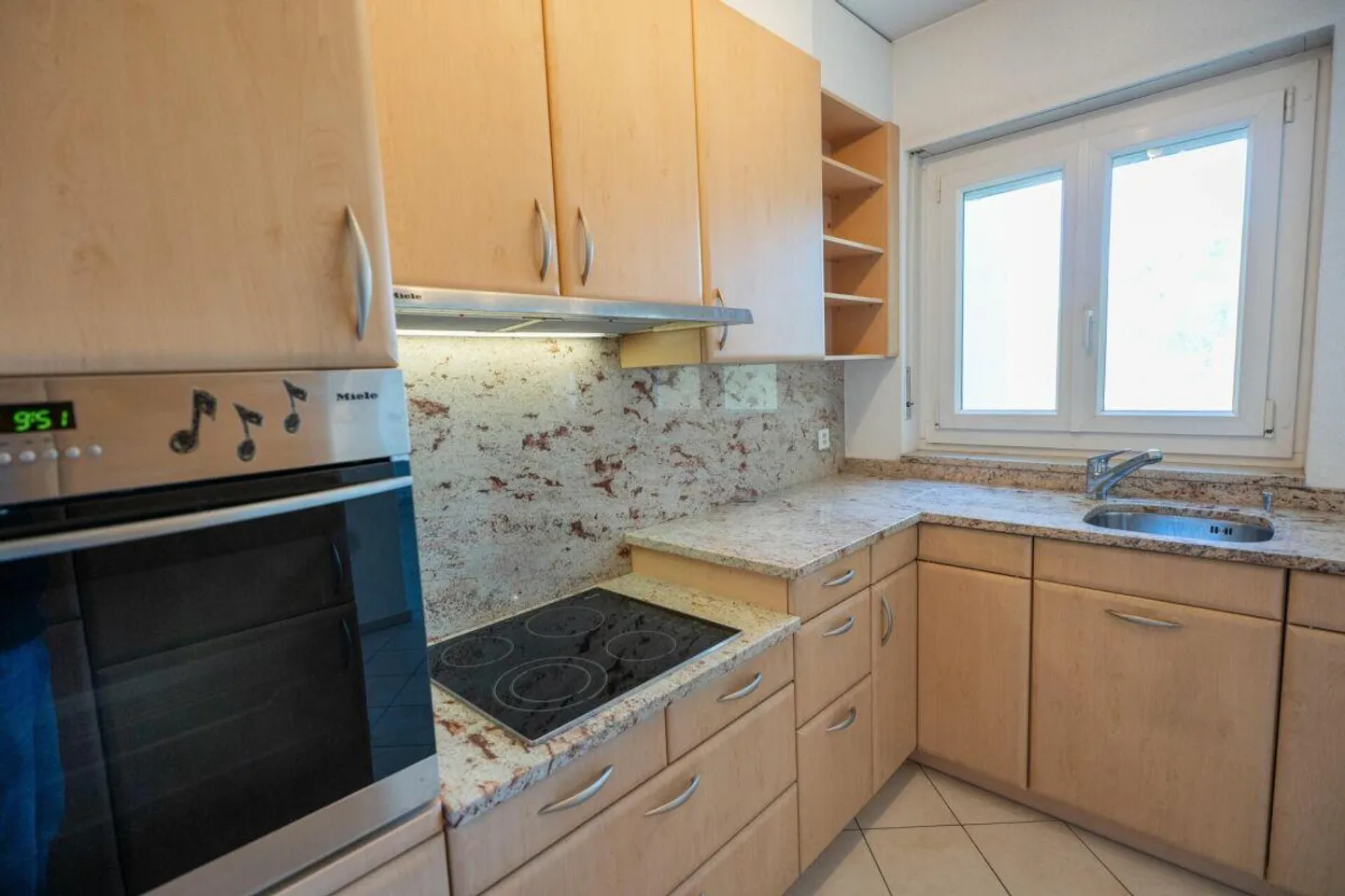 Bel appartement de 3,5 pièces avec terrasse - Photo 7 sur 12