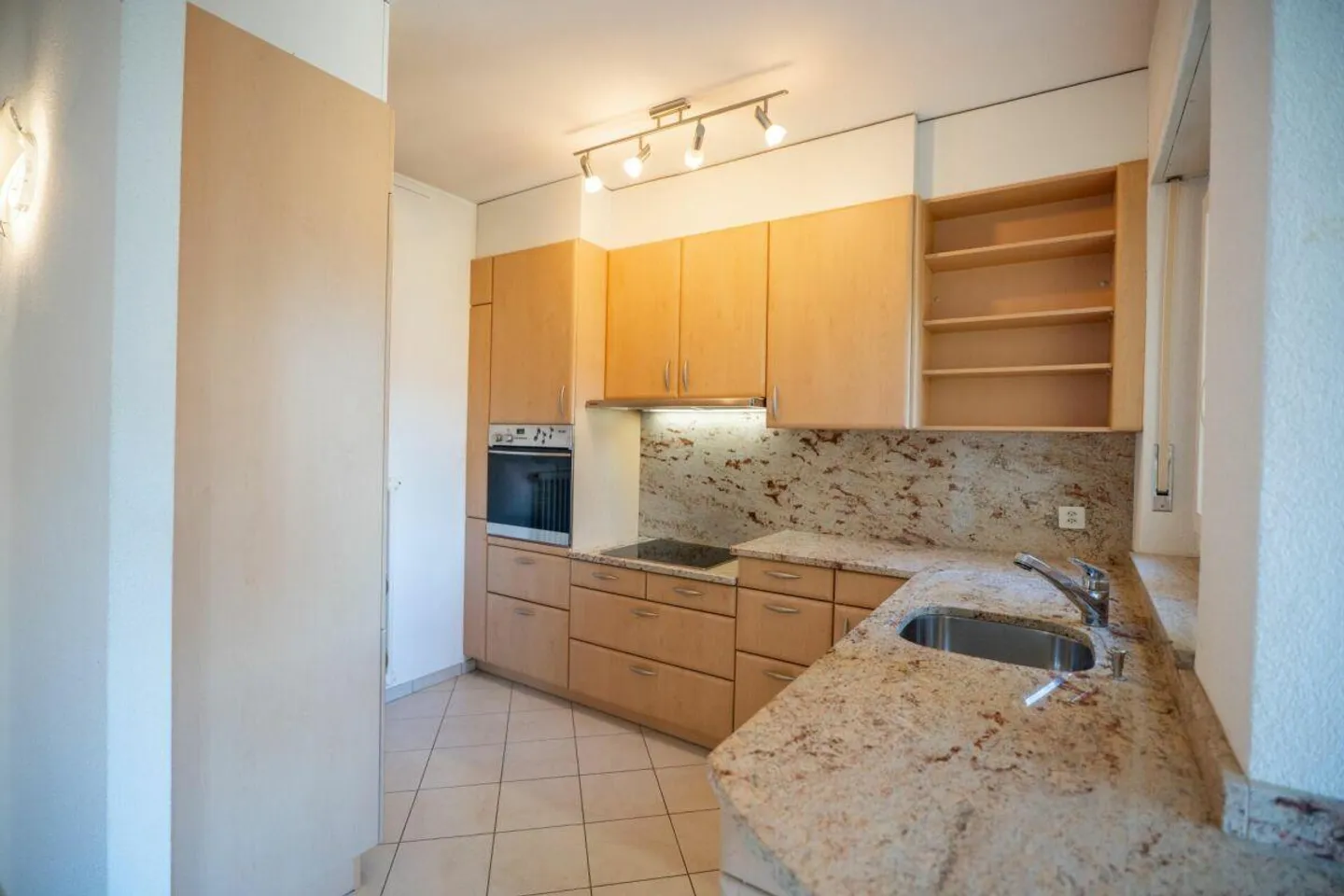 Bel appartement de 3,5 pièces avec terrasse - Photo 5 sur 12