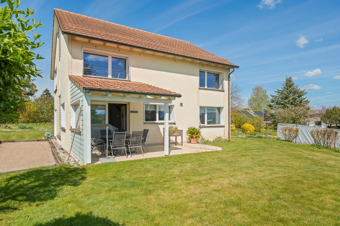 Magnificent 6-room detached villa with beautiful view and large garden - district - Photo 1 of 20