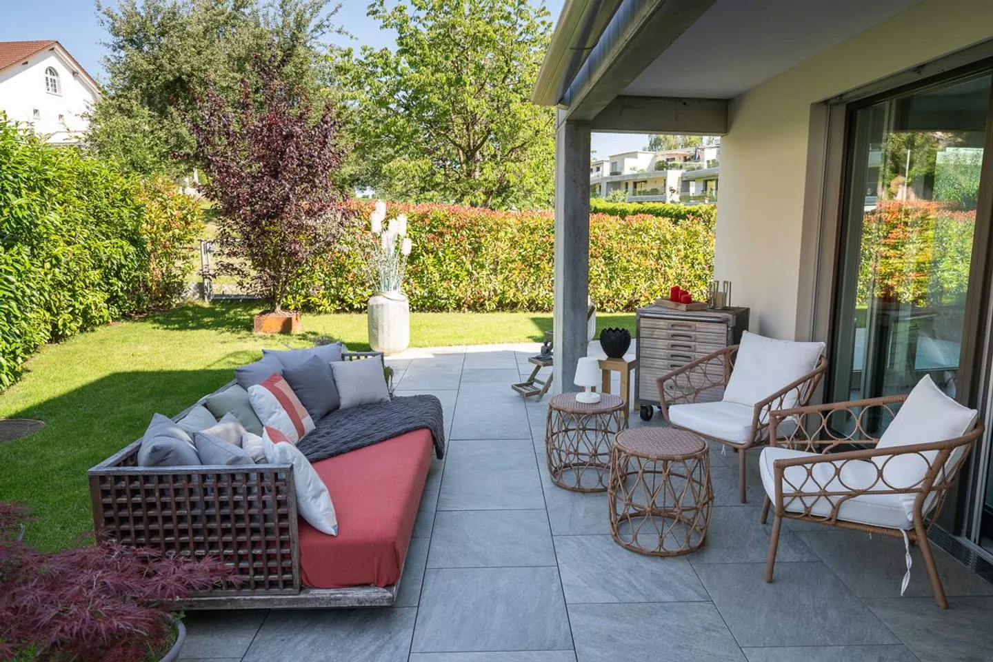 Boutique living experience with 115 m² private garden! - Photo 2 of 8