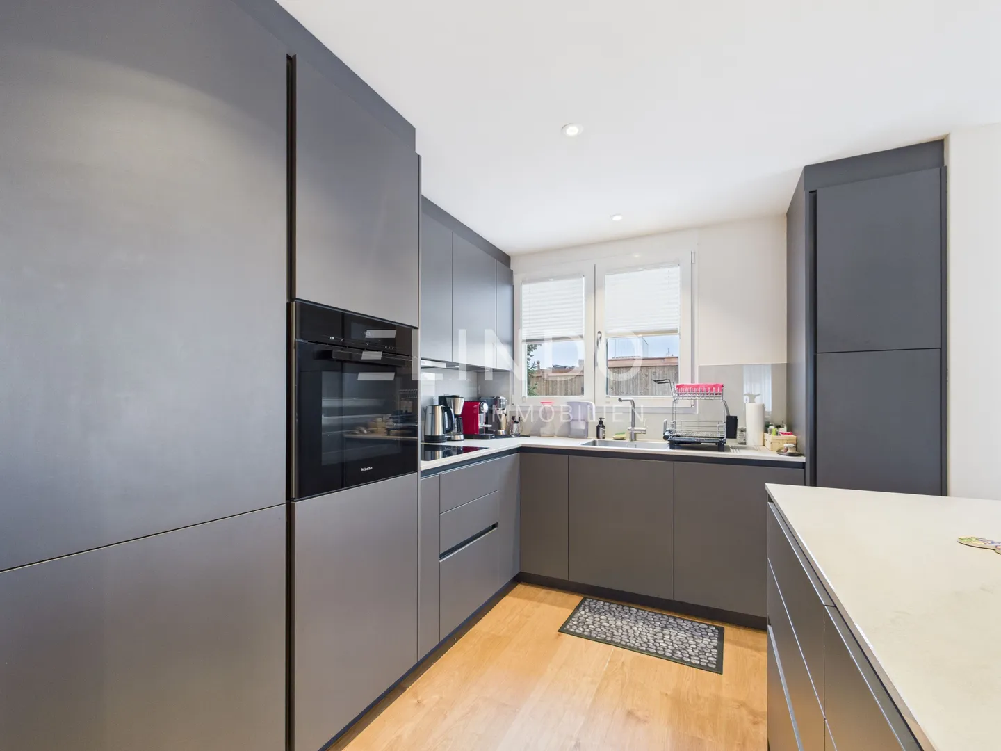 Appartamento giardino di 3,5 stanze ristrutturato di recente con vista a Kilchberg - Foto 6 di 11