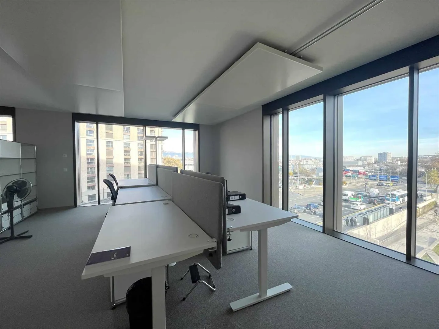 Bureaux modernes et lumineux  310 m² Gare de Lancy Bachet - Photo 9 sur 11