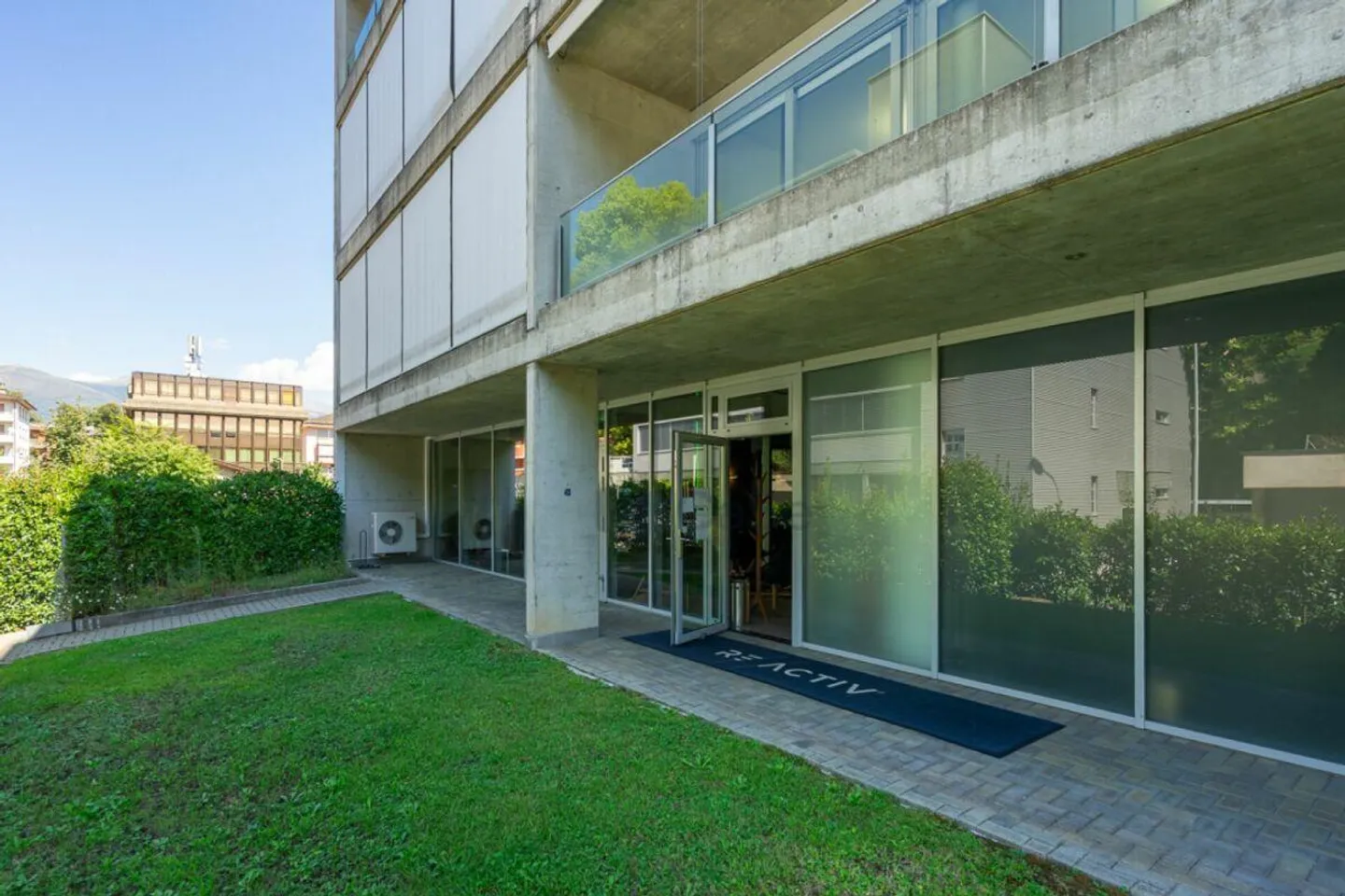 VIVERE NEL CENTRO DI LUGANO - SENZA RINUNCIARE ALLA PACE - Foto 13 di 14