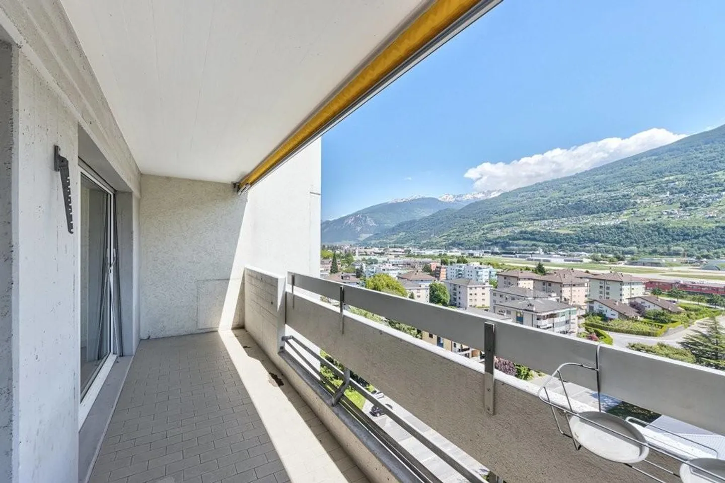 To seize! Charming apartment in a residential area in Sion! - Photo 6 of 6
