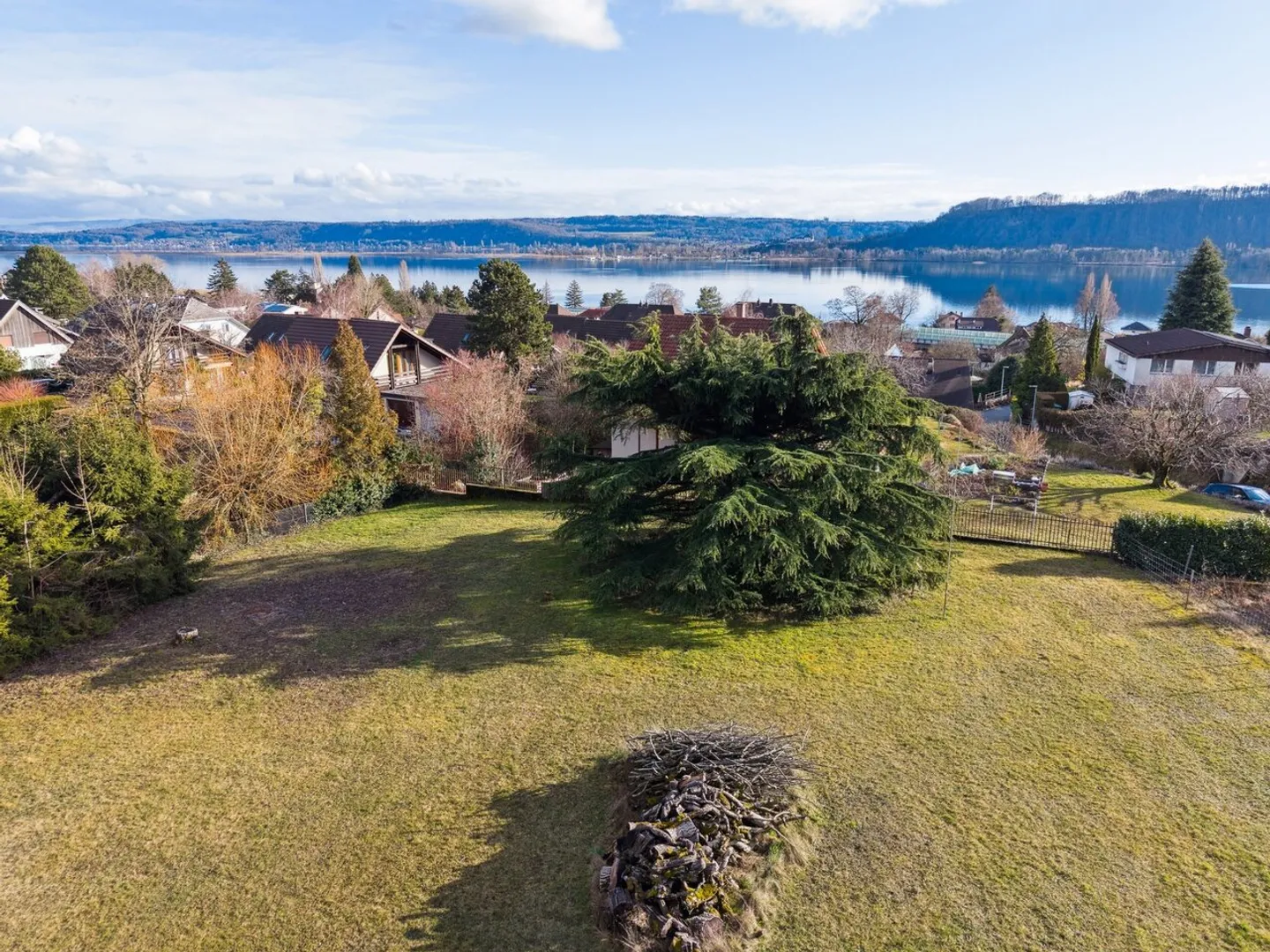 Terreno edificabile di ~775 m² con progetto di costruzione personalizzabile - Foto 1 di 4