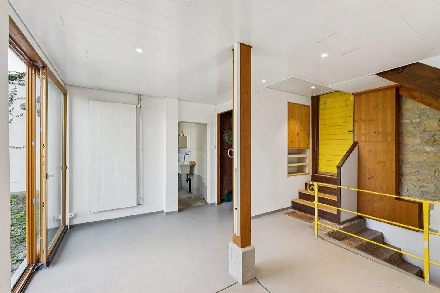 Casa multigenerazionale con fascino storico a Pratteln - Foto 2 di 13