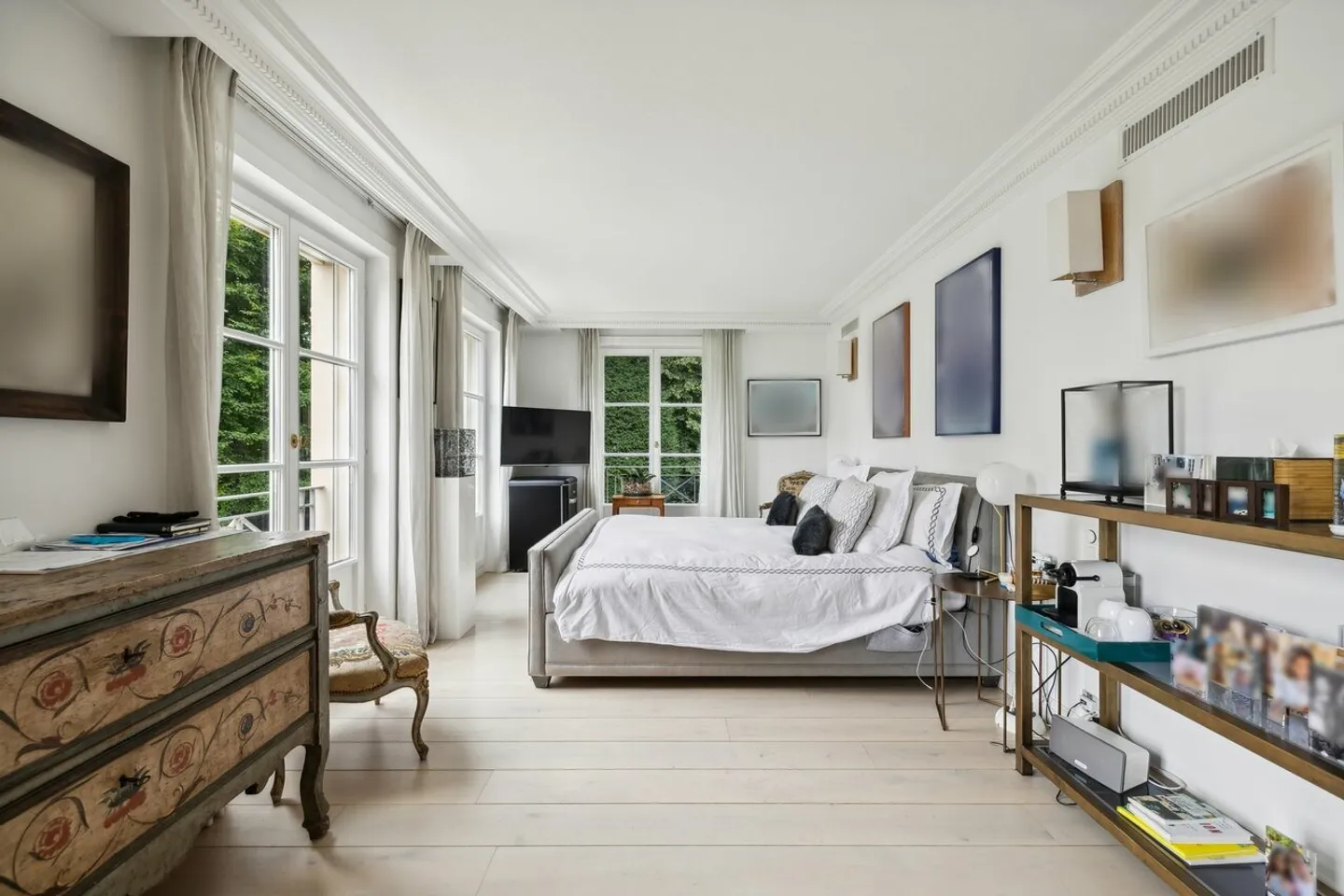 Superbe appartement entièrement rénové face au lac - Photo 4 sur 7