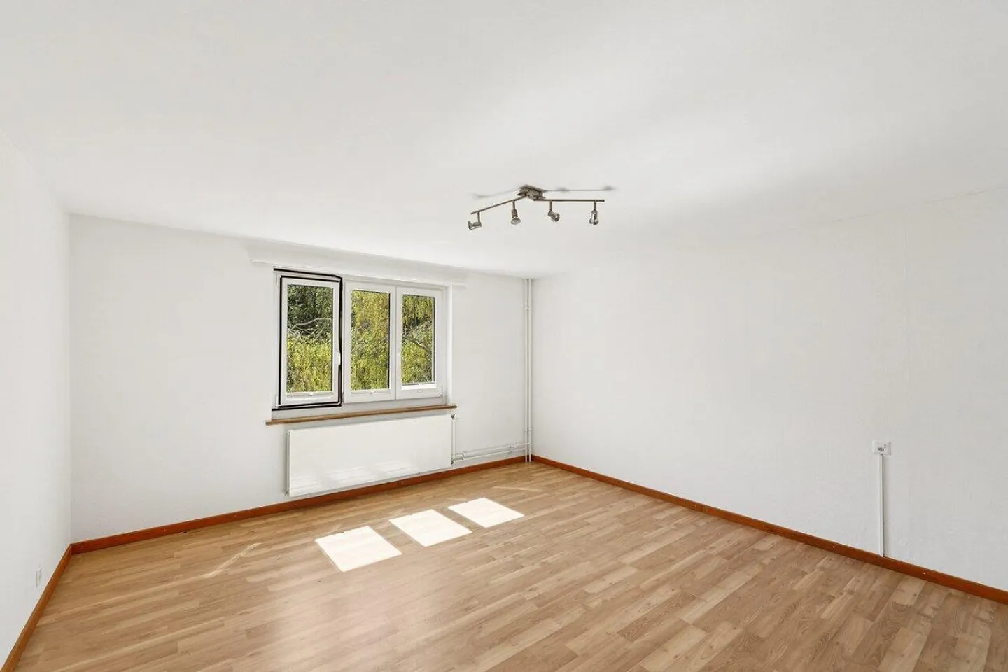 Casa multigenerazionale con fascino storico a Pratteln - Foto 10 di 13