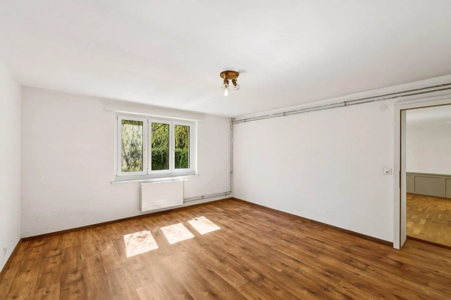 Casa multigenerazionale con fascino storico a Pratteln - Foto 5 di 13
