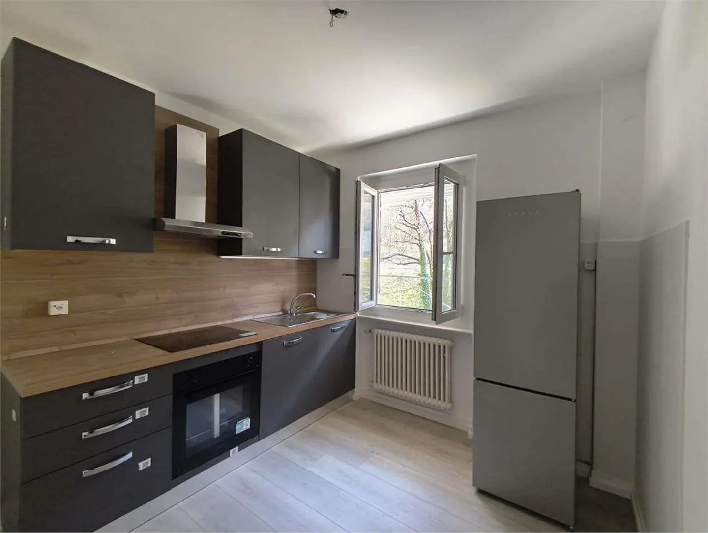 Bodio - Modern 3.5 Rooms Completely Renovated - First Location - Photo 1 of 7
