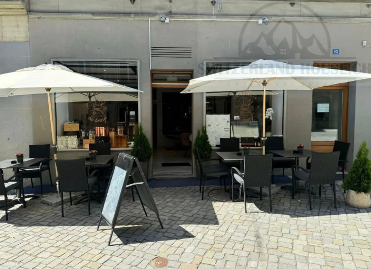 Spacieux 4,5 pcs à proximité de la cathédrale de Fribourg - Photo 3 sur 13