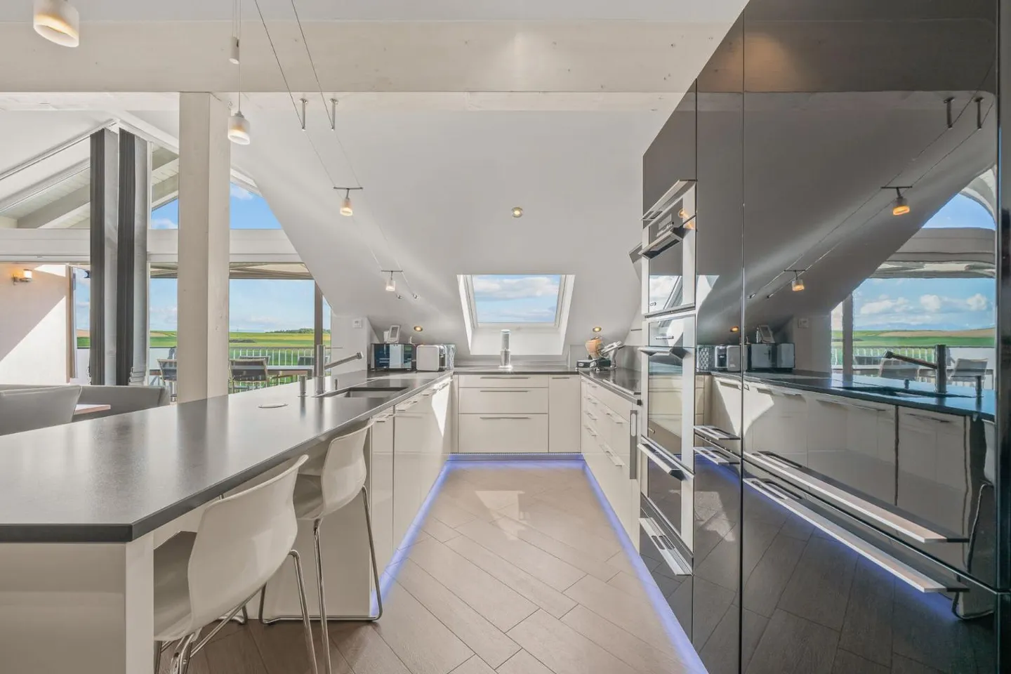 Wunderschöne MINERGIE-Penthouse mit 5,5 Zimmern 3 Minuten von Nyon - Foto 2 von 9