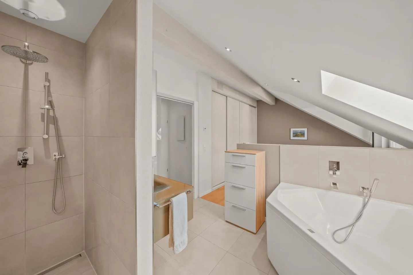 Wunderschöne MINERGIE-Penthouse mit 5,5 Zimmern 3 Minuten von Nyon - Foto 4 von 9