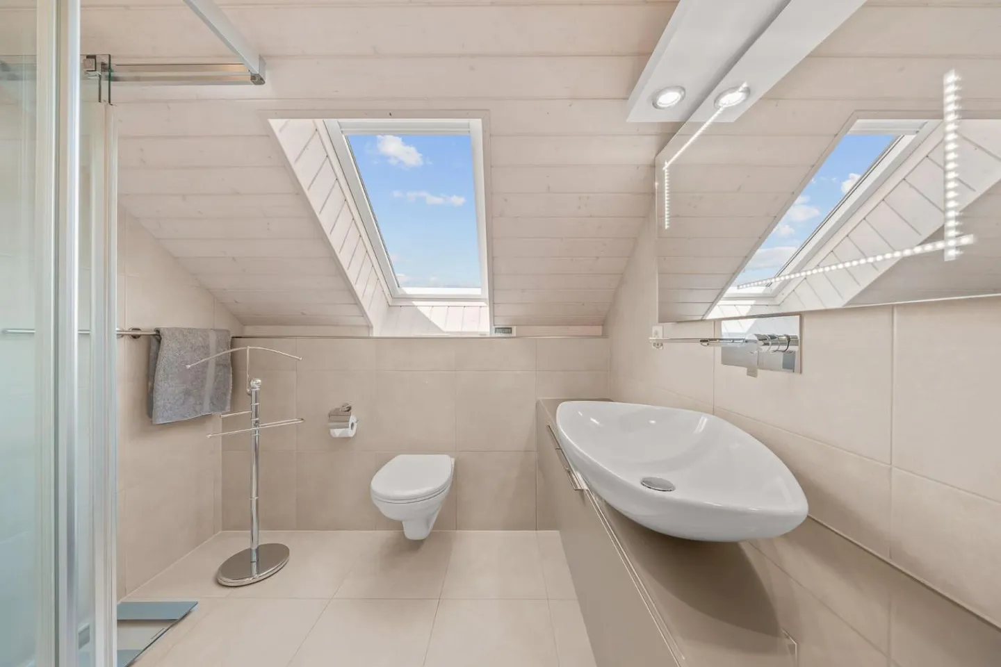 Wunderschöne MINERGIE-Penthouse mit 5,5 Zimmern 3 Minuten von Nyon - Foto 6 von 9