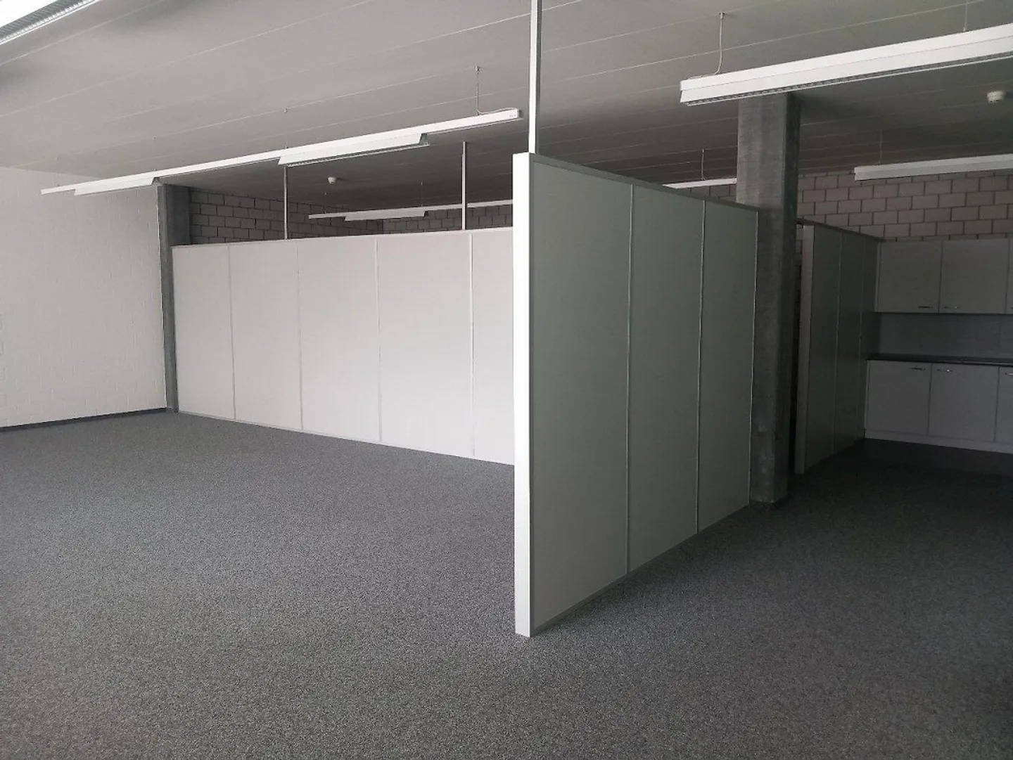 Office space with small kitchenette and toilets - Photo 3 of 6