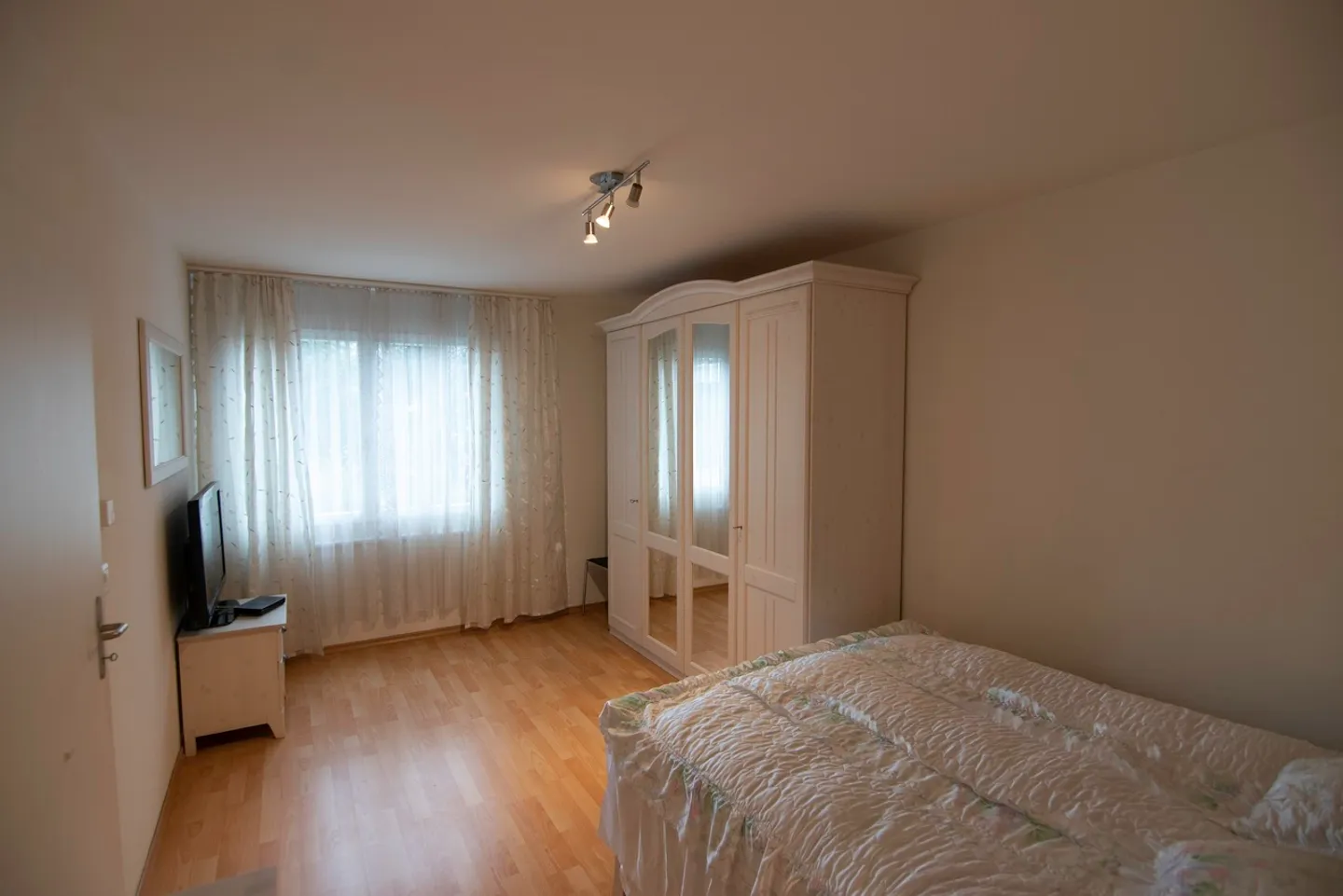 2,5 Zimmer möblierte Wohnung mit Terrasse - Foto 3 von 11