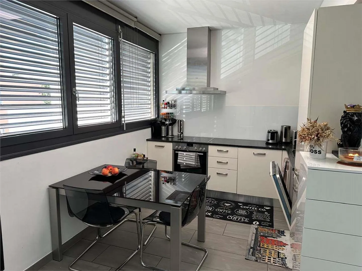 Molino Nuovo, elegant 3.5 furnished apartment with terrace - Photo 9 of 10