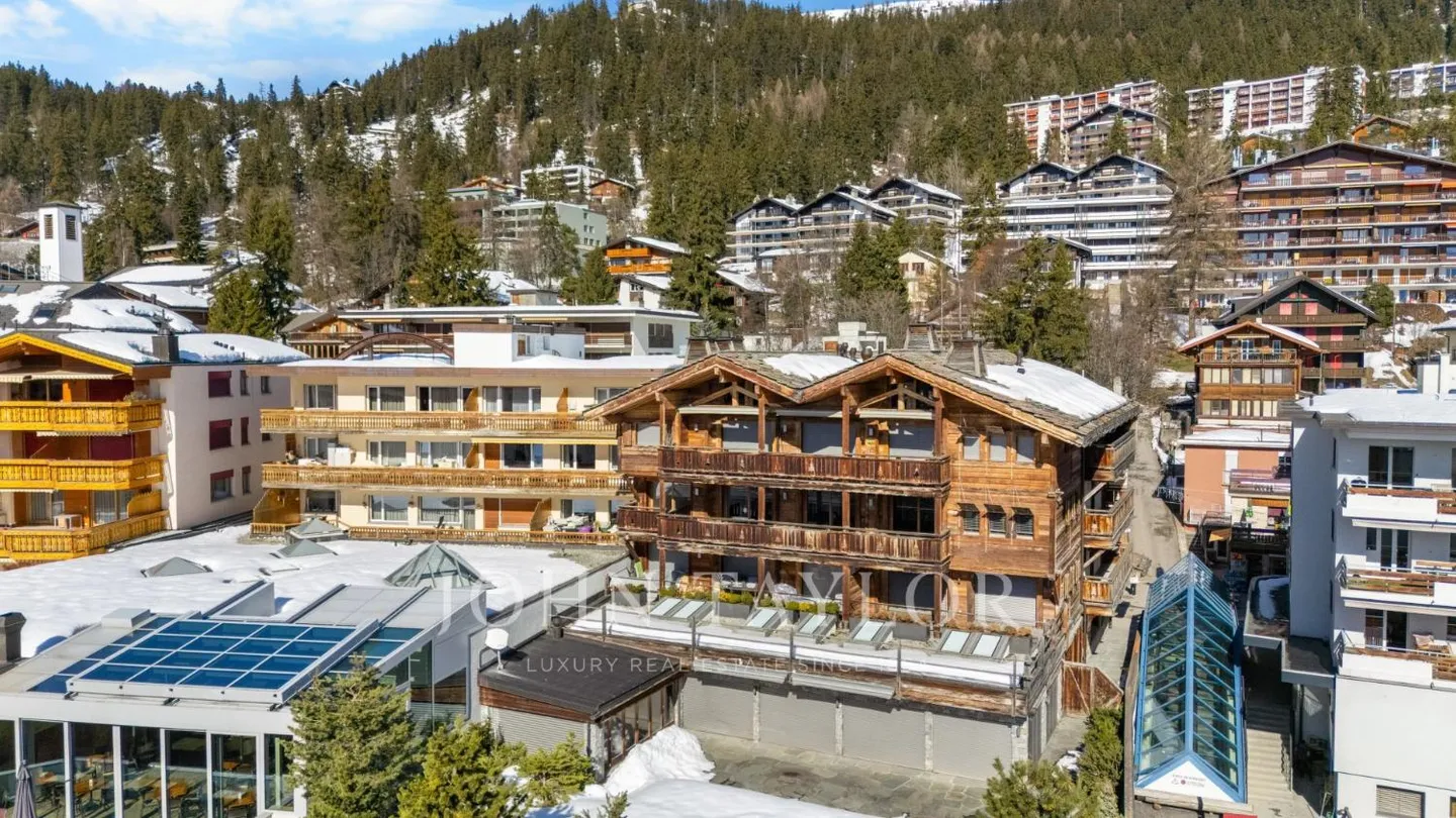 Appartement de quatre pièces 1/2 Sud-Ouest au centre de Montana Station - Grand balcon, vue, garage - Photo 7 sur 7